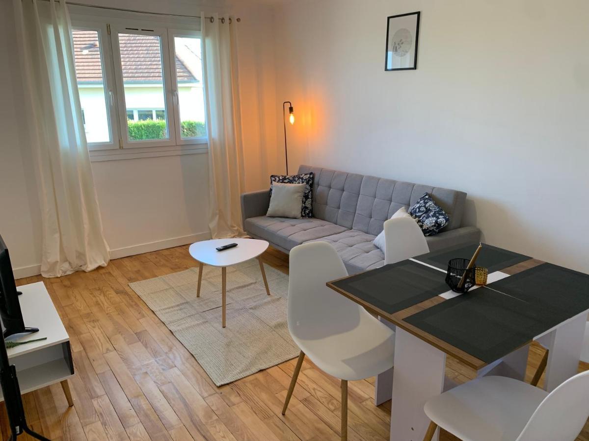 Valley View Retreat: Fully Renovated With Free Parking And Streaming