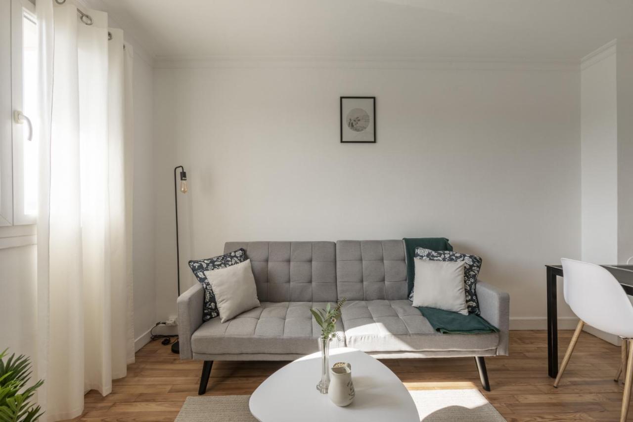 Apartment Valley View Retreat: Fully Renovated With Free Parking And Streaming Pont-Hebert