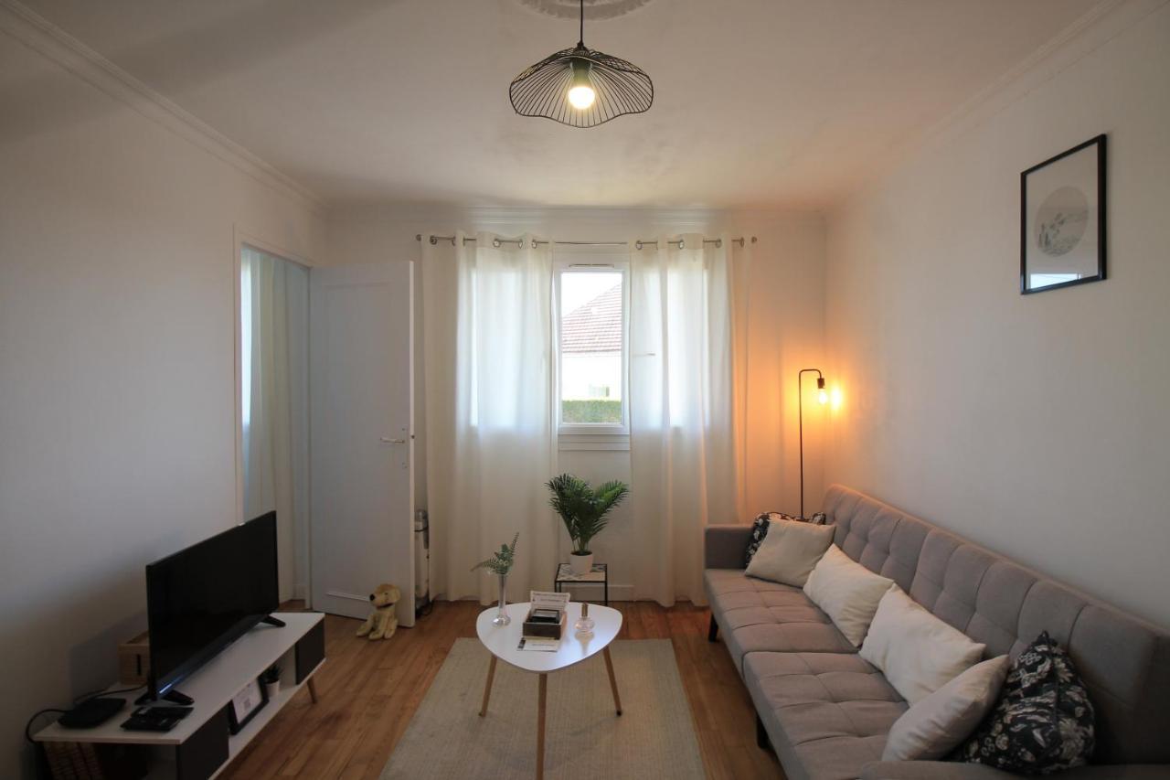 Apartment Valley View Retreat: Fully Renovated With Free Parking And Streaming *