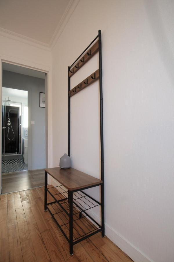 Apartment Valley View Retreat: Fully Renovated With Free Parking And Streaming *